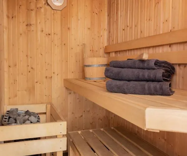 Haus Almkreek 카프룬